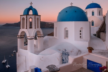 Santorini-(Thira),-Cyclades,-Greece,-cityscape,-sunset,-pink,-chapel