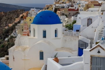 Santorini-(Thira),-Cyclades,-Greece,-cityscape,-blue,-chapel