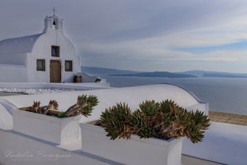Santorini-(Thira),-Cyclades,-Greece,-cityscape,-church